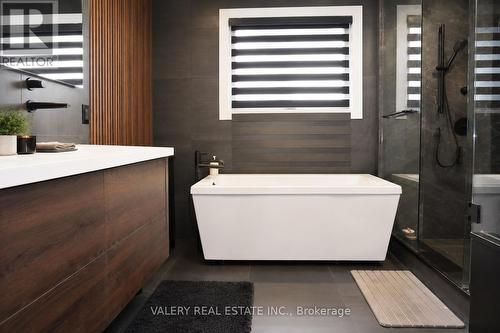Ensuite - 33 Chilton Drive, Hamilton, ON - Indoor
