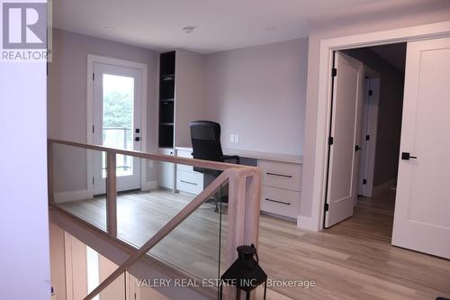 Den & walk out balcony. - 33 Chilton Drive, Hamilton, ON - Indoor Photo Showing Other Room
