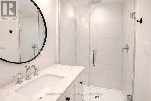 Basement bathroom - 33 Chilton Drive, Hamilton, ON - Indoor Photo Showing Bathroom