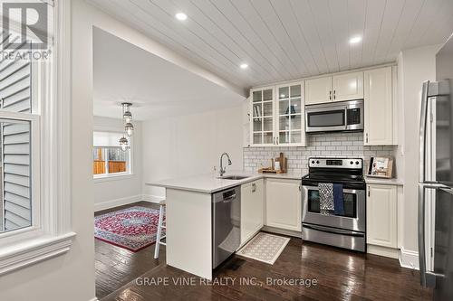 31 Westmount Avenue, Ottawa, ON - Indoor Photo Showing Kitchen With Stainless Steel Kitchen With Upgraded Kitchen