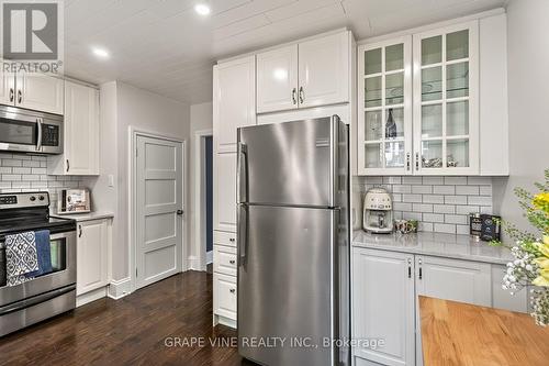 31 Westmount Avenue, Ottawa, ON - Indoor Photo Showing Kitchen With Stainless Steel Kitchen With Upgraded Kitchen
