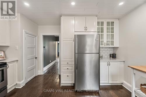 31 Westmount Avenue, Ottawa, ON - Indoor Photo Showing Kitchen With Stainless Steel Kitchen