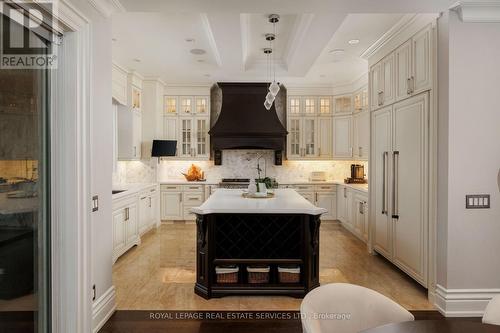 1165 Garden Road, Mississauga, ON - Indoor Photo Showing Kitchen With Upgraded Kitchen