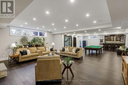 1165 Garden Road, Mississauga, ON - Indoor Photo Showing Living Room