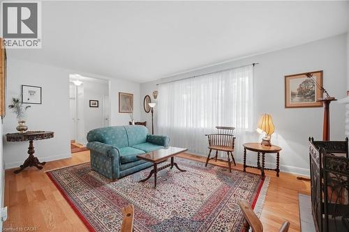 25 Arch Road, Mississauga, ON - Indoor Photo Showing Living Room