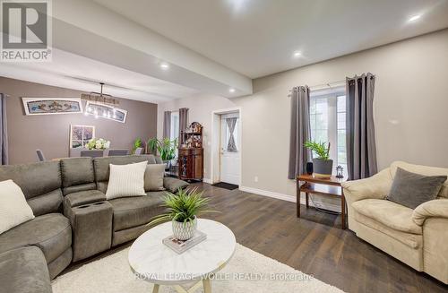 5106 Ament Line, Wellesley, ON - Indoor Photo Showing Living Room