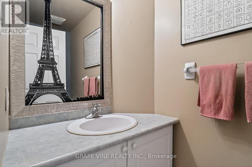175 Allanford Avenue, Ottawa, ON - Indoor Photo Showing Bathroom