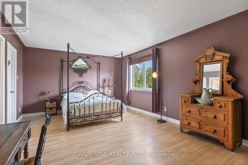175 Allanford Avenue, Ottawa, ON - Indoor Photo Showing Bedroom