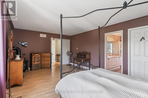 175 Allanford Avenue, Ottawa, ON - Indoor Photo Showing Bedroom