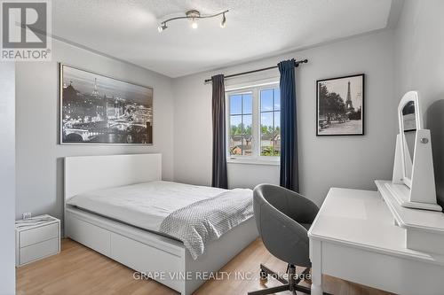175 Allanford Avenue, Ottawa, ON - Indoor Photo Showing Bedroom