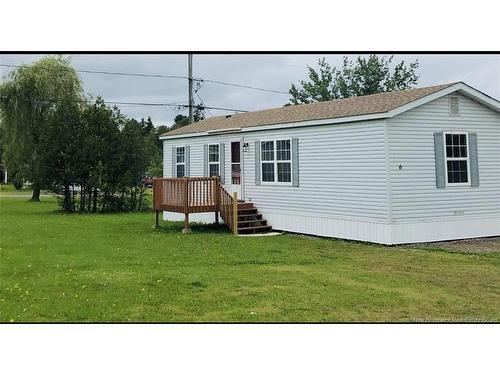48 Hill St, Saint Stephen, NB 