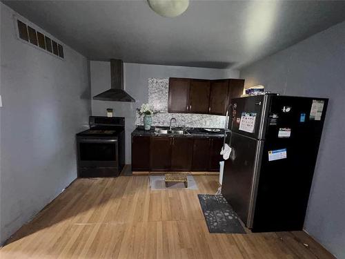 680 Simcoe St, Winnipeg, MB - Indoor
