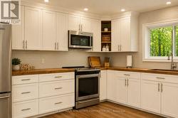 Gourmet Kitchen - 