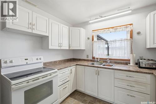 525 Kirby Street, Bruno, SK - Indoor Photo Showing Kitchen With Double Sink