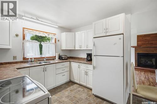 525 Kirby Street, Bruno, SK - Indoor Photo Showing Kitchen With Double Sink
