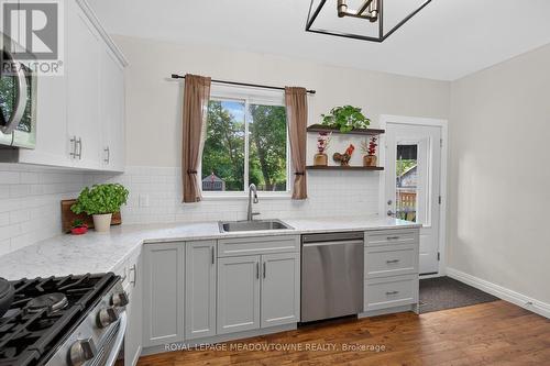 11 Stirton Avenue, Brantford, ON - Indoor Photo Showing Kitchen