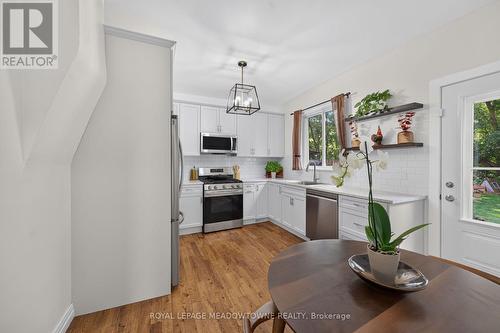 11 Stirton Avenue, Brantford, ON - Indoor Photo Showing Kitchen