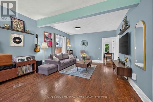 11 Stirton Avenue, Brantford, ON - Indoor Photo Showing Living Room