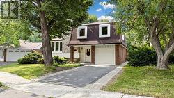 40 RAVENCLIFF CRESCENT  Toronto, ON M1T 1R8