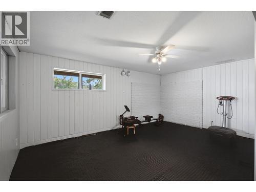 1925 Commodore Crescent, Williams Lake, BC - Indoor Photo Showing Garage