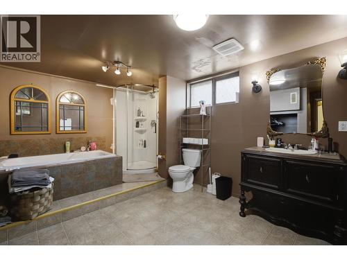 1925 Commodore Crescent, Williams Lake, BC - Indoor Photo Showing Bathroom