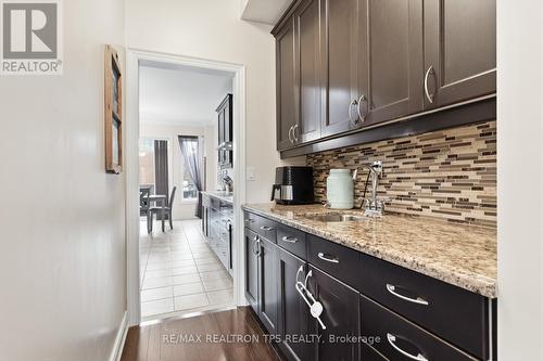 Servery - 555 Kingsfield Loop, Oshawa, ON - Indoor Photo Showing Kitchen