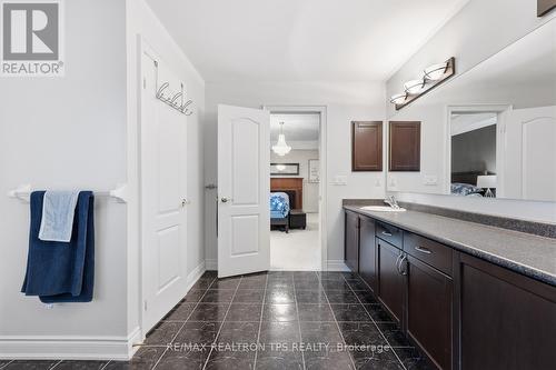 555 Kingsfield Loop, Oshawa, ON - Indoor Photo Showing Other Room