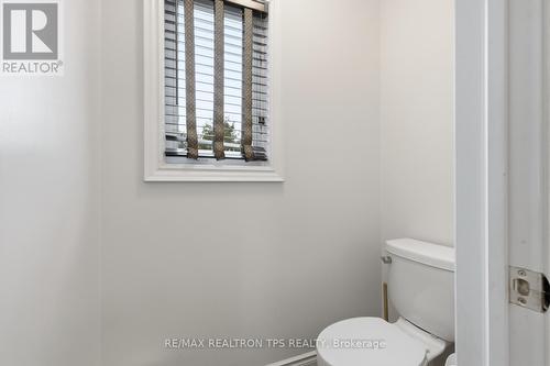 555 Kingsfield Loop, Oshawa, ON - Indoor Photo Showing Bathroom
