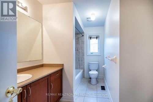 555 Kingsfield Loop, Oshawa, ON - Indoor Photo Showing Bathroom