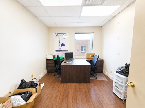 Bureau - 214A-1605 Desserte Nord Laval (A-440) O., Laval (Chomedey), QC - Indoor Photo Showing Office
