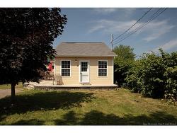 7 Jarvis ST  Pointe-Du-Chêne, NB E4P 4M6