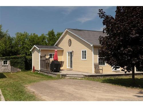 7 Jarvis St, Pointe-Du-Chêne, NB 
