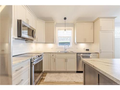 27 Wyngate Dr, Fredericton, NB 