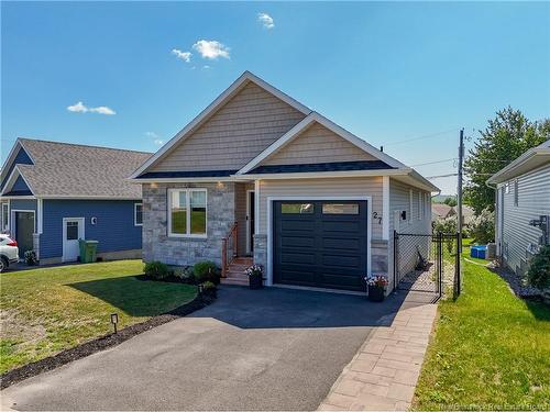 27 Wyngate Dr, Fredericton, NB 