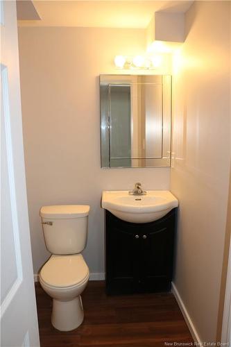 146 Dominion St, Moncton, NB - Indoor Photo Showing Bathroom