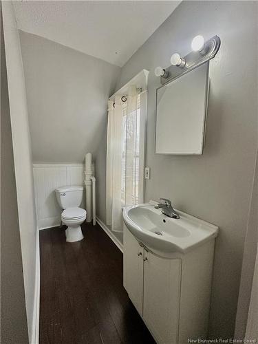 146 Dominion St, Moncton, NB - Indoor Photo Showing Bathroom