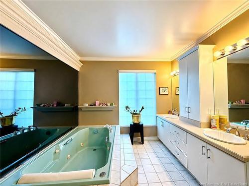 102 St George, Bathurst, NB - Indoor Photo Showing Bathroom