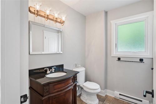 5025 Genoa Bay Rd, Duncan, BC 