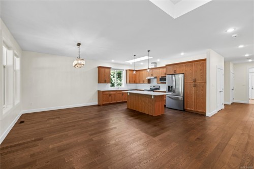 480 Oakdowne Rd, Qualicum Beach, BC 