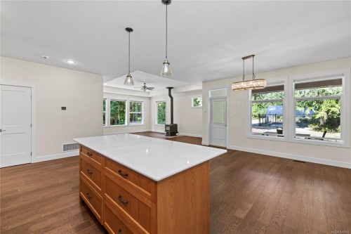 480 Oakdowne Rd, Qualicum Beach, BC 
