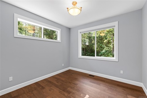 480 Oakdowne Rd, Qualicum Beach, BC 