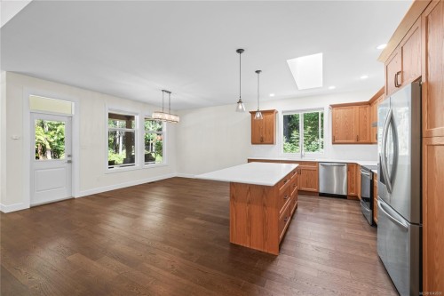 480 Oakdowne Rd, Qualicum Beach, BC 