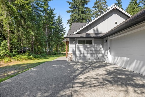 480 Oakdowne Rd, Qualicum Beach, BC 