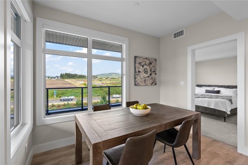 #202-2520 Hackett Cres, Central Saanich, BC - Indoor Photo Showing Dining Room