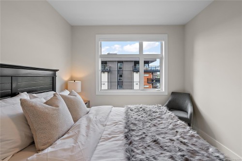 #202-2520 Hackett Cres, Central Saanich, BC - Indoor Photo Showing Bedroom