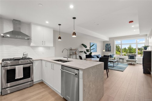 #403-2520 Hackett Cres, Central Saanich, BC - Indoor Photo Showing Kitchen With Double Sink With Upgraded Kitchen