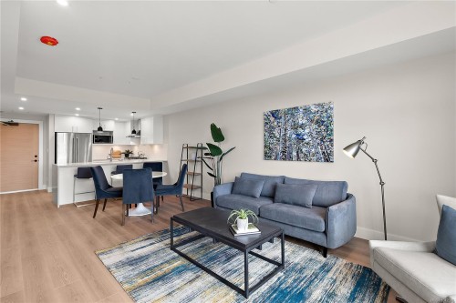#403-2520 Hackett Cres, Central Saanich, BC - Indoor Photo Showing Living Room