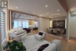 33 THORNDALE AVENUE Toronto, ON M8X 1W8