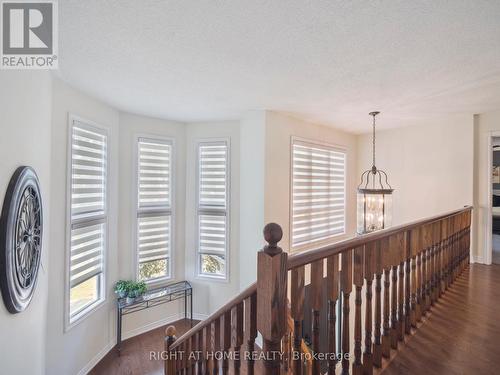 100 Carlyle Crescent, Aurora, ON - Indoor Photo Showing Other Room