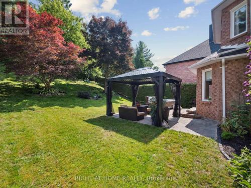 100 Carlyle Crescent, Aurora, ON - Outdoor